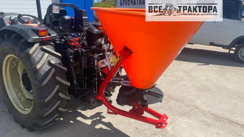 Разбрасыватель минеральных удобрений Dexwal L 300