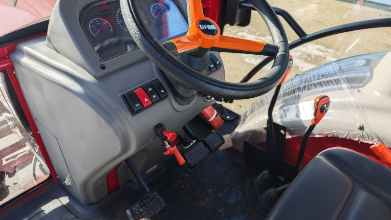 Трактор Dongfeng DF-504 G3 с кабиной