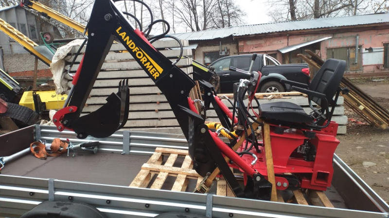 Экскаватор навесной Landformer 230