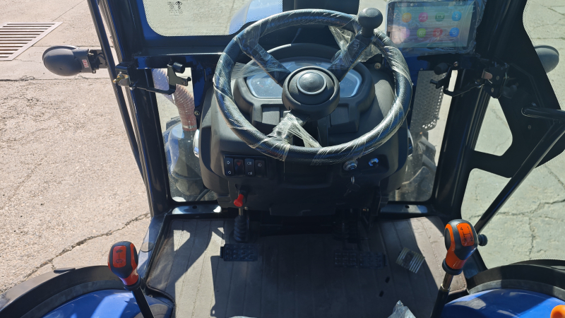 Трактор Xingtai / Синтай XT-504 с кабиной