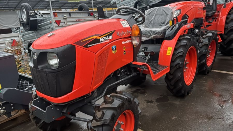 Минитрактор Kubota B2741S