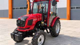 Трактор Dongfeng DF-404С G2 с кабиной
