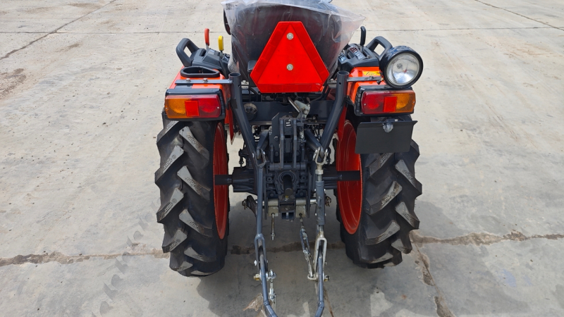 Трактор Kubota B2741S