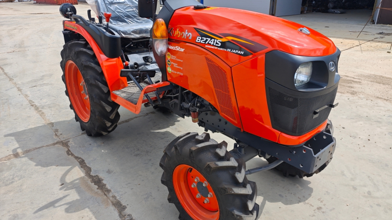 Трактор Kubota B2741S