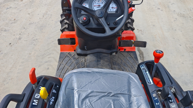 Трактор Kubota B2741S